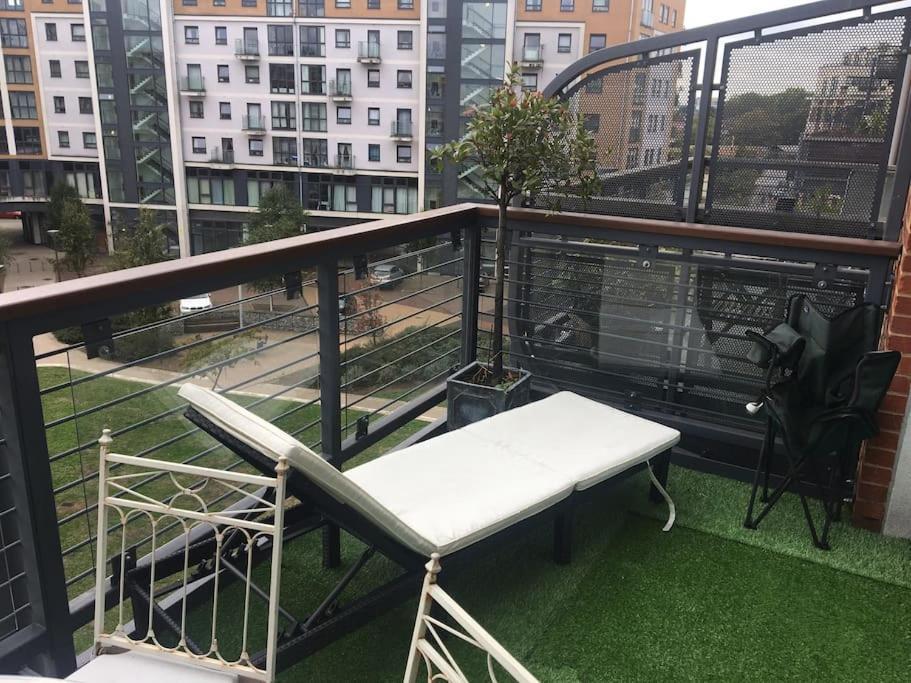 Fantastic New York Style Loft Apartment. London Exterior photo